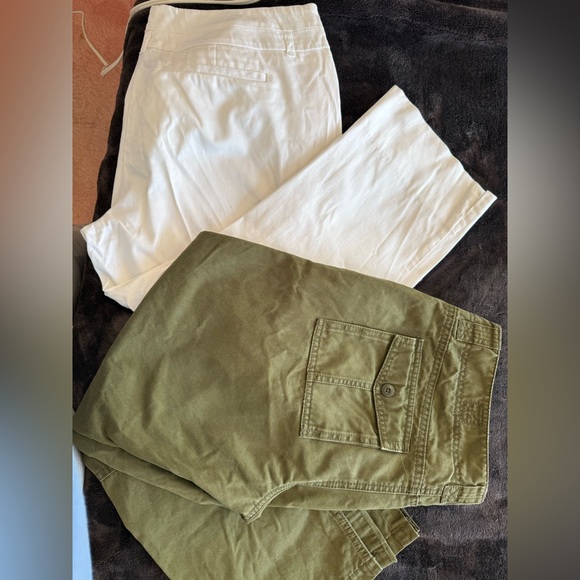 Set of 2 Women's Cotton Pants - size 10 white and Olive green - Picture 2 of 5